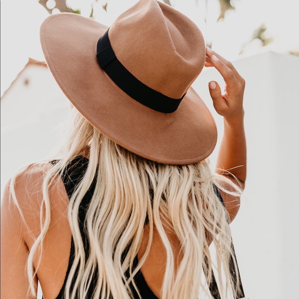 - VICI Evelyn Felt Hat ONE LEFT - Picture 6 of 8
